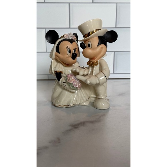 Lenox Disney Minnie's Dream Wedding Mickey & Minnie Mouse Cake Topper Figurine - Picture 2 of 10